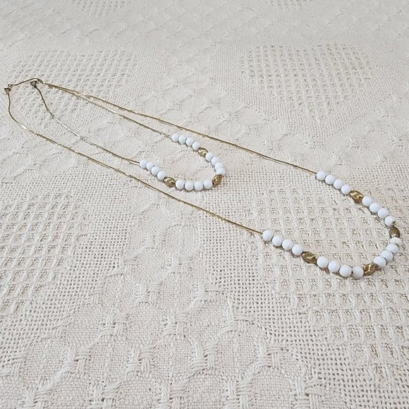 Pair - Vintage Floating Round White and Spiral Gold Bead Gold Box Chain Necklace - Picture 6 of 11